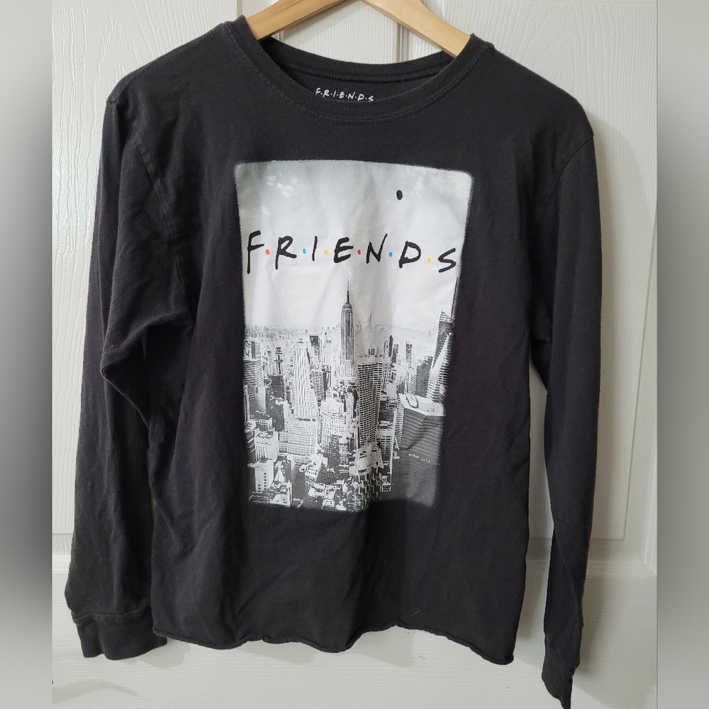 ⭐️ FRIENDS Long Sleeve Shirt Top size Large